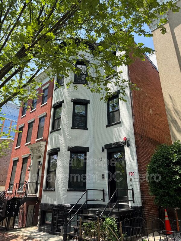 Washington House: 1112 6th St