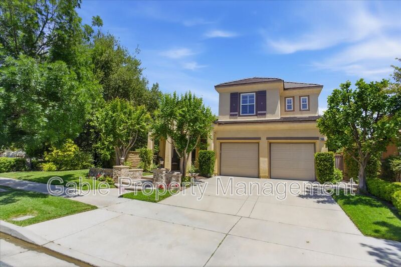 Valencia House: 26882 Greenleaf Ct