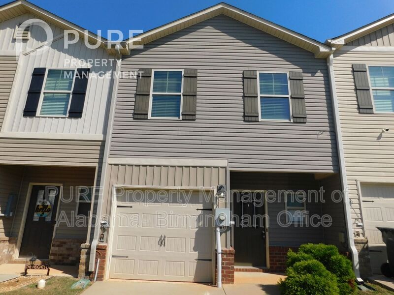 Calera House: 672 The Heights Lane