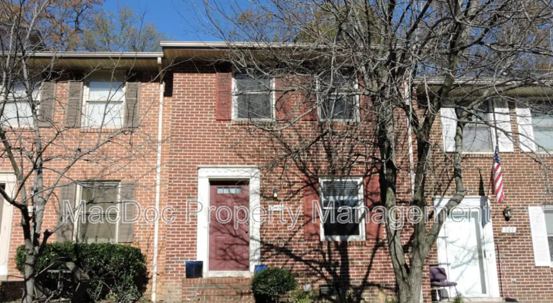 Fredericksburg Townhome: 200 Farrell Lane