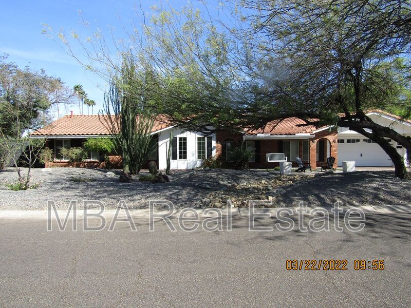 Phoenix House: 2802 E Weldon Ave