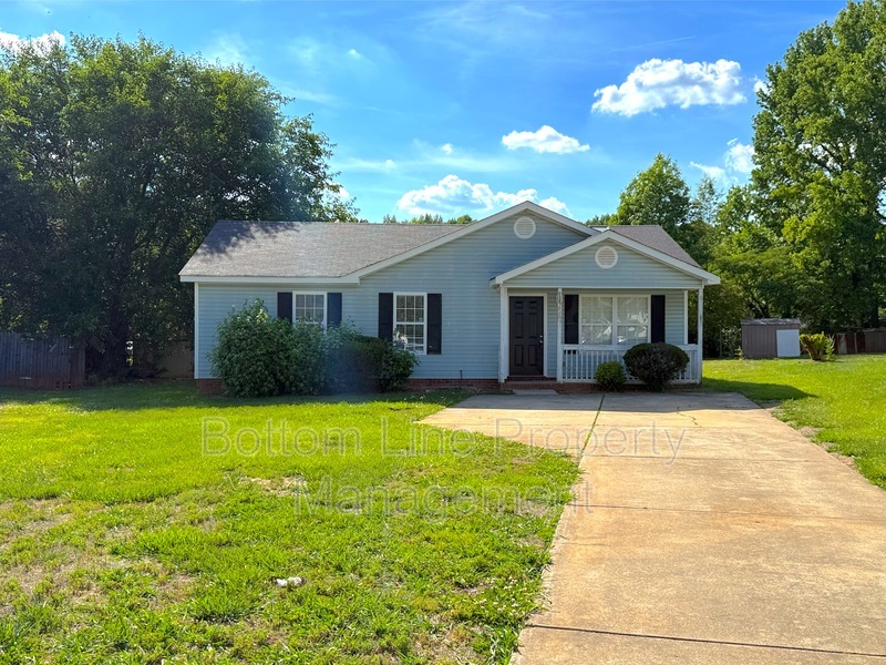Charlotte House: 6228 Cottageville Ln