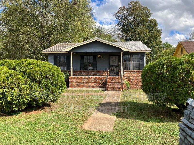 Birmingham House: 1527 14th St SW