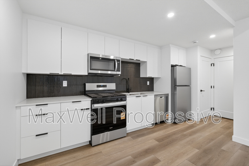 Edmonton Townhome: 10425 70 Avenue