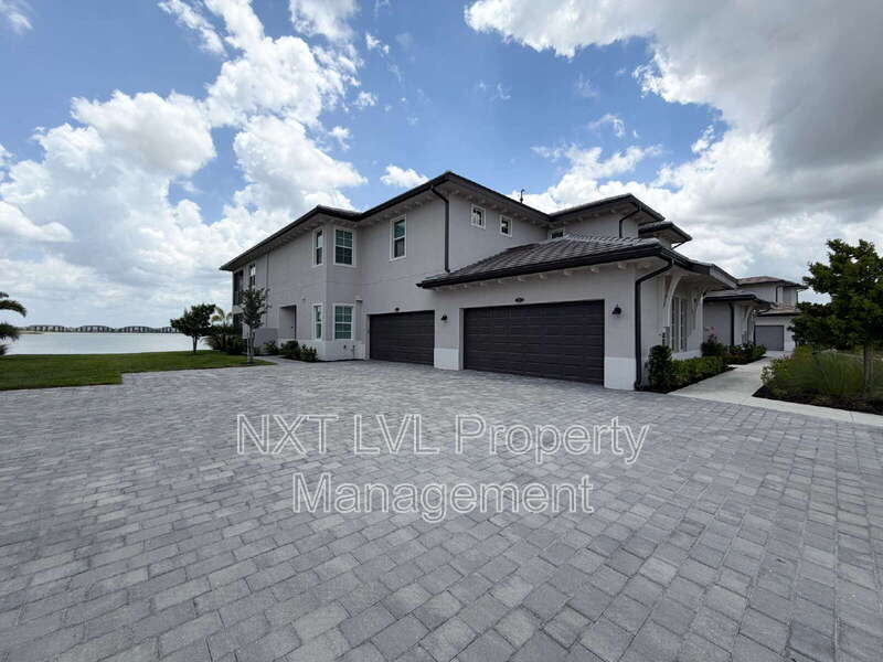 Punta Gorda House: 16570 Ridgeview Cir