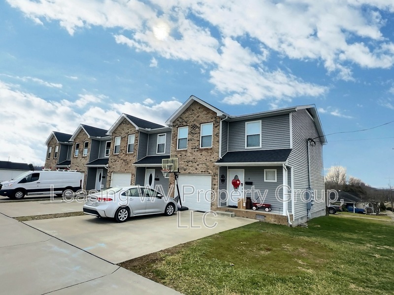 Hurricane Condo: 33 Madelaine Place