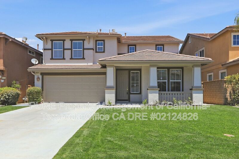 Murrieta House: 29754 MaxMillian Ave