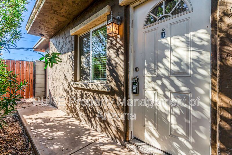 Mesa Townhome: 568 N Center St