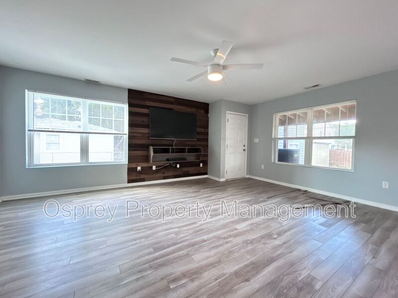 Charming 4-Bed, 2.5-Bath Coastal Cottage – Norfolk Gem!  - Photo 5