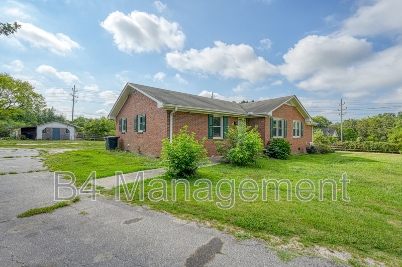 Spartanburg House: 835 Archer Rd