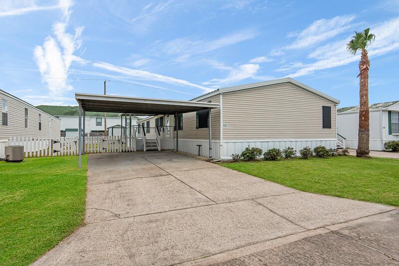 Dickinson House: 5111 Barbados Calle