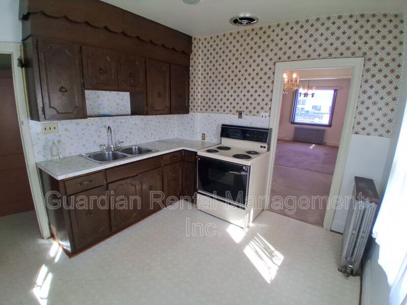 Thunder Bay House: 166 Court St. S