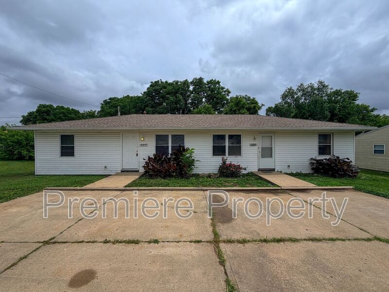 Independence Townhome: 18871 E Wigwam Dr