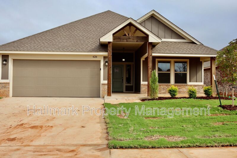 Shawnee House: 626 Trails End Dr