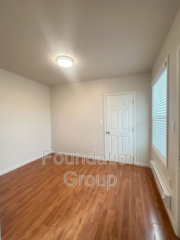 Seattle House: 842 Davis Place S