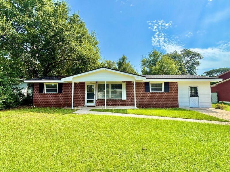 Pensacola House: 3460 Rothschild Drive