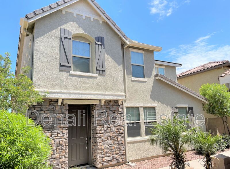 Gilbert House: 441 N Ranger Trail