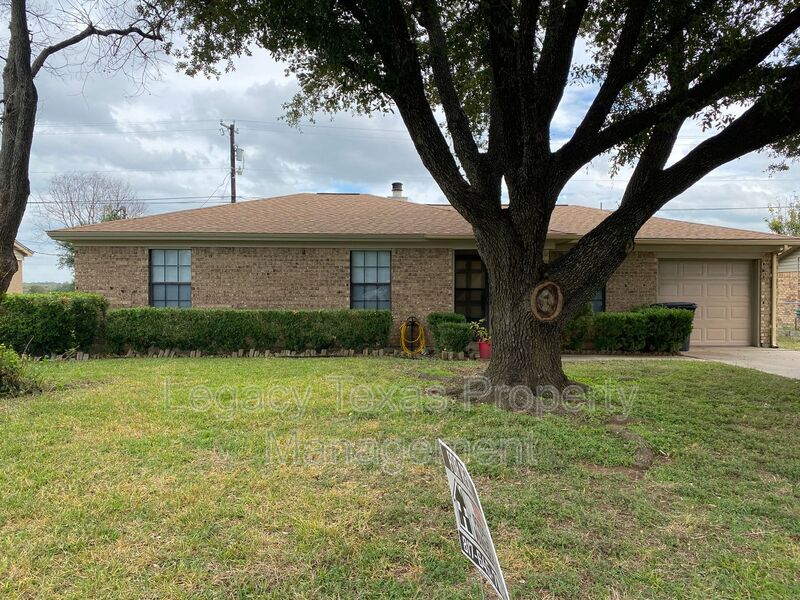 Cleburne House: 1413 Berry Dr