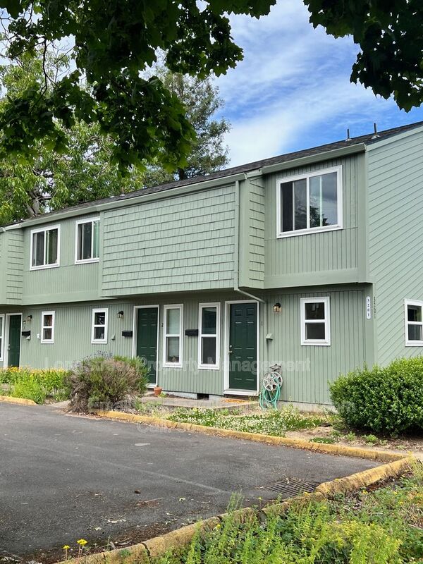 Milwaukie House: 3201 SE Wake Street