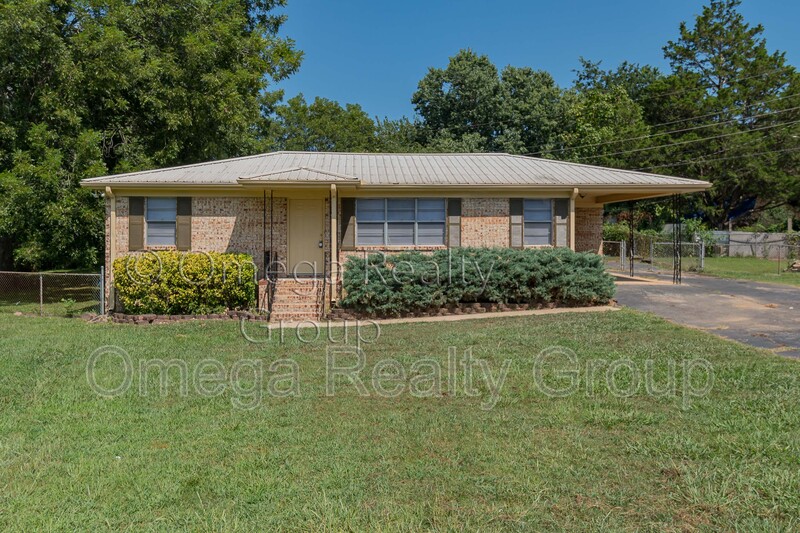 Leeds House: 7716 Michael Cir