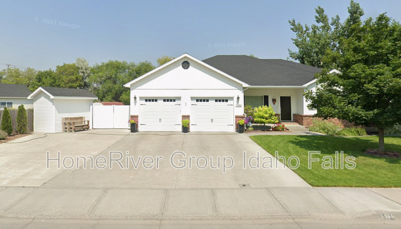 Idaho Falls House: 3382 Grove Ln