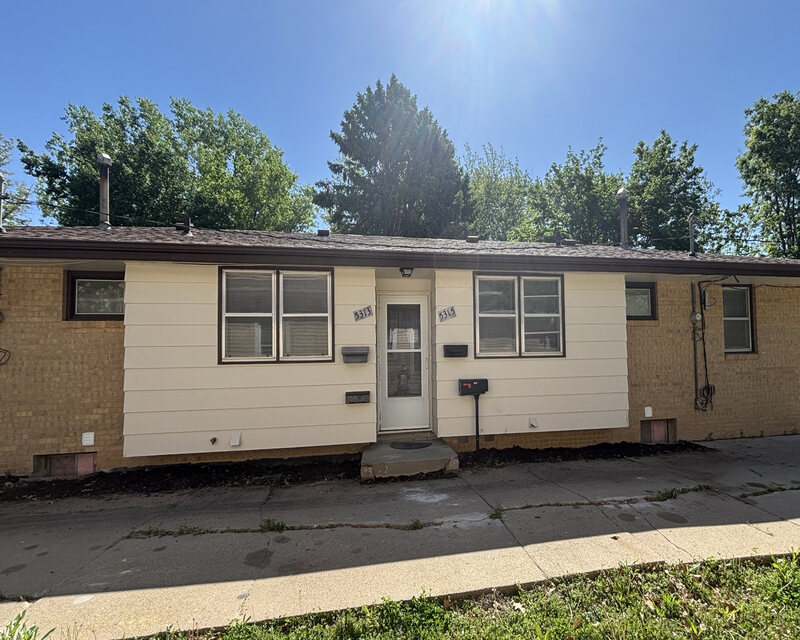 Lincoln Condo: 5315 Leighton Ave