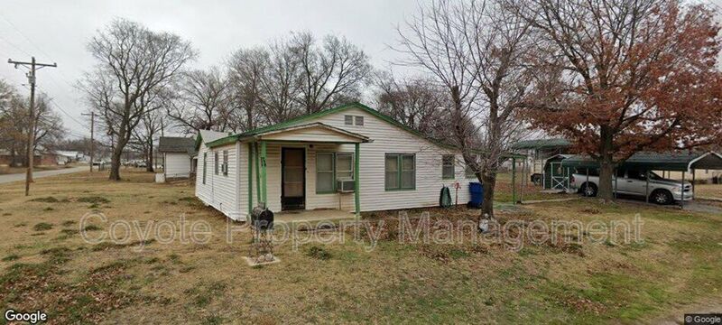 Oilton House: 116 Fulton St