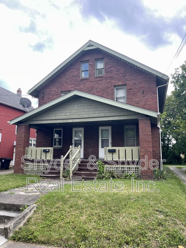 Akron House: 2052 16th Street Southwest