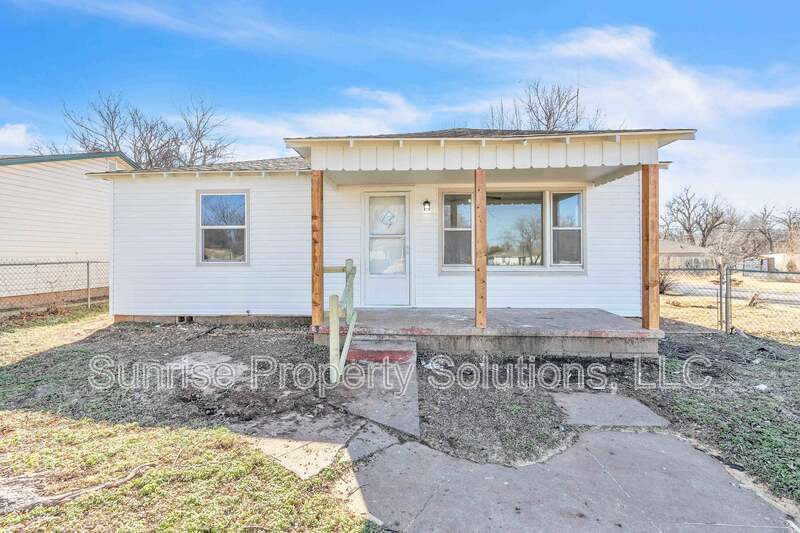 Oklahoma City House: 300 SE 48th St