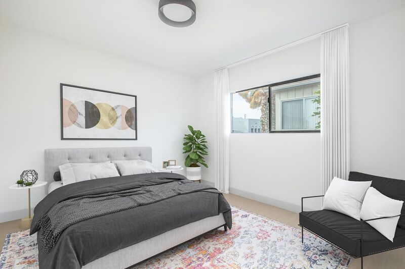 Los Angeles Condo: 1552 Hi Point St.