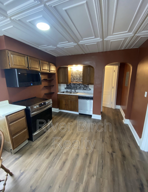 Springfield Condo: 417 East Cook Street - D