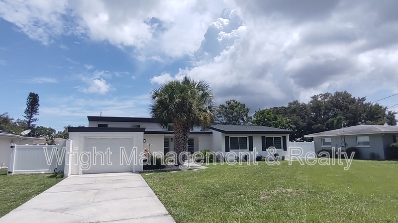 Belleair Bluffs House: 2713 Renatta Drive