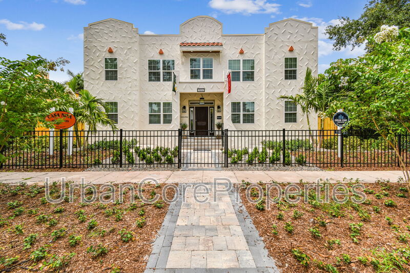St. Petersburg Condo: 325 15th Ave NE
