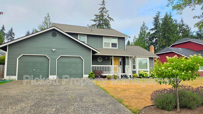 Silverdale House: 8067 Daniel Pl NW