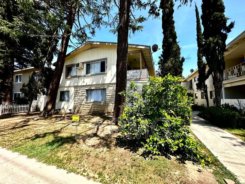 Van Nuys House: 5748 Hazeltine Ave.