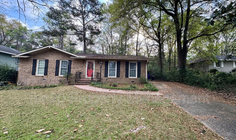 Columbus House: 2722 Barbara Avenue