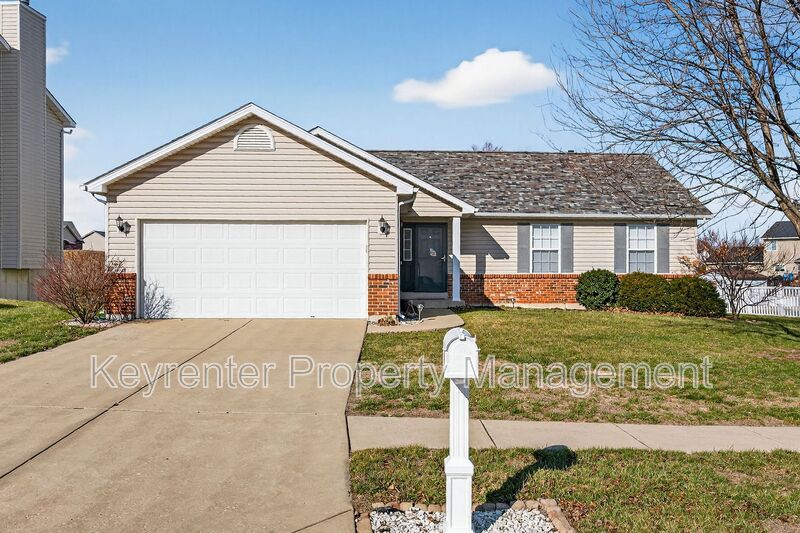 Wentzville House: 1233 Grand Canyon Dr
