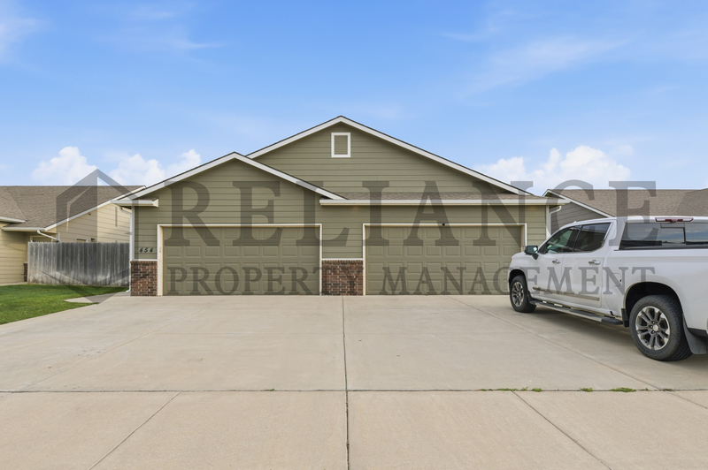 Maize House: 452 South Longbranch Drive