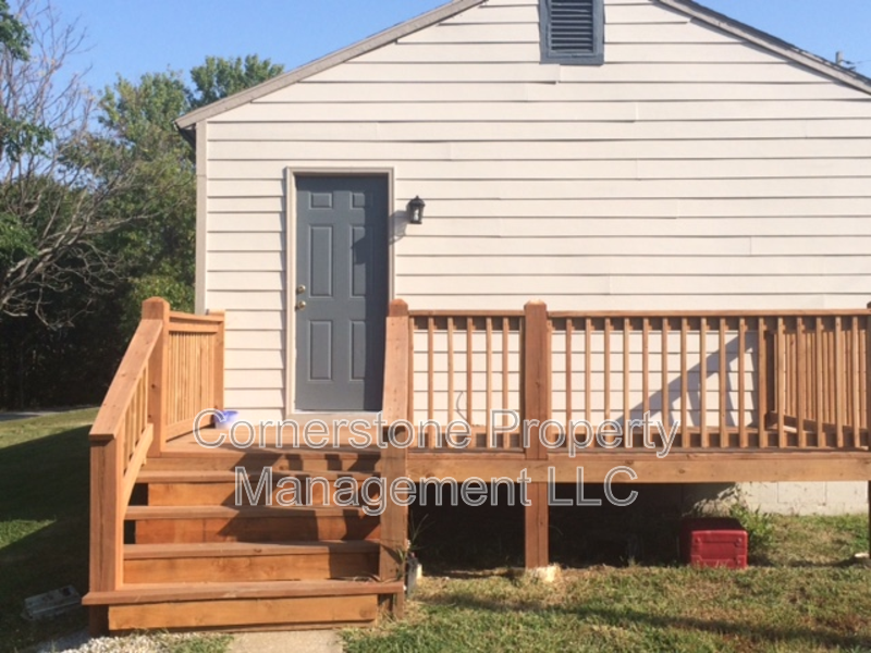 DeSoto House: 8195 Center Drive