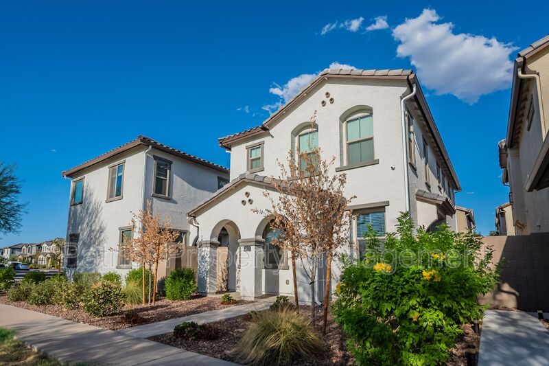 Phoenix House: 5821 W Pueblo Ave