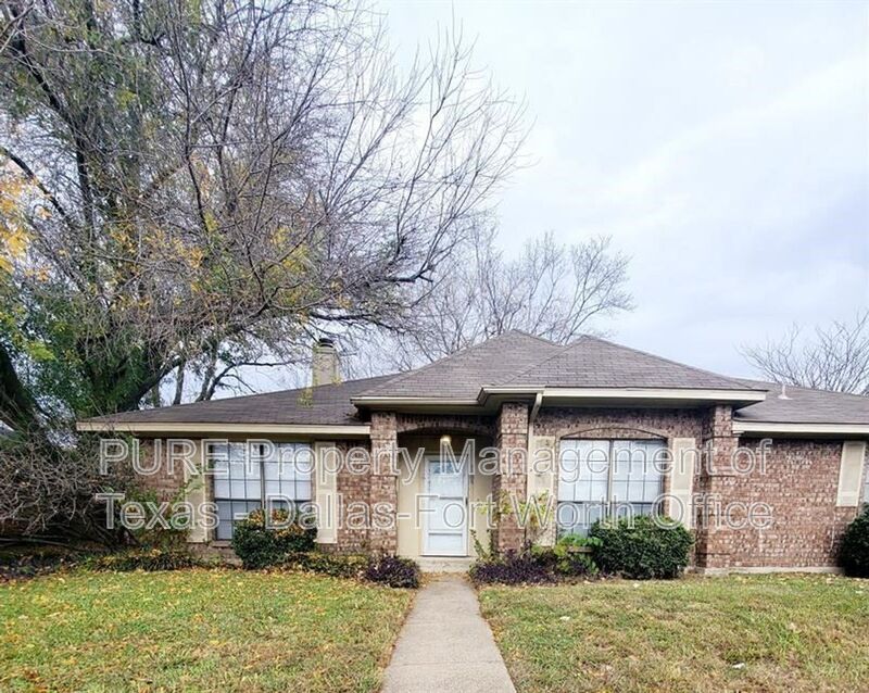 Rowlett House: 8005 Meadowlark Lane