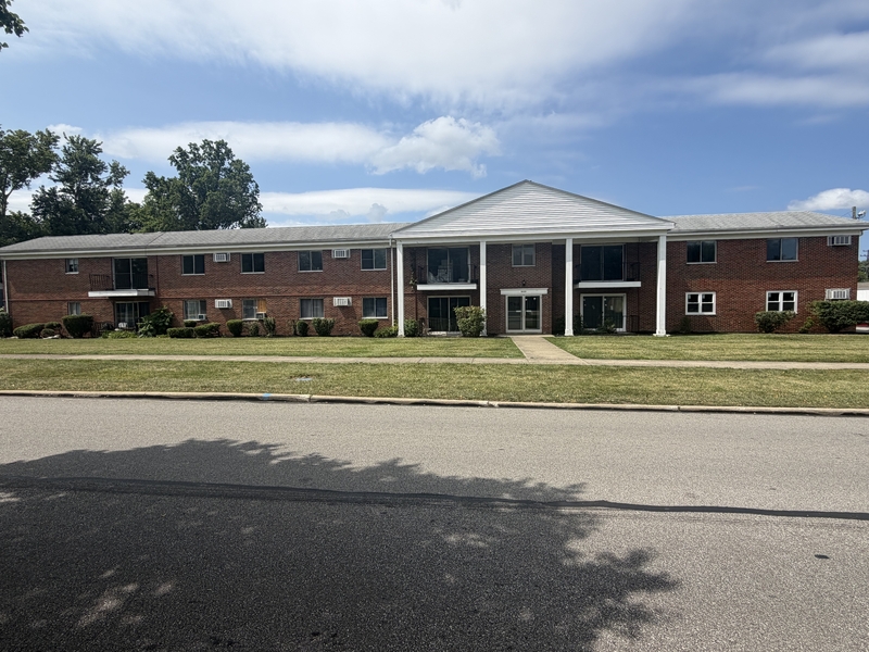 Parma Heights Condo: 6400 Kingsdale Boulevard - 201