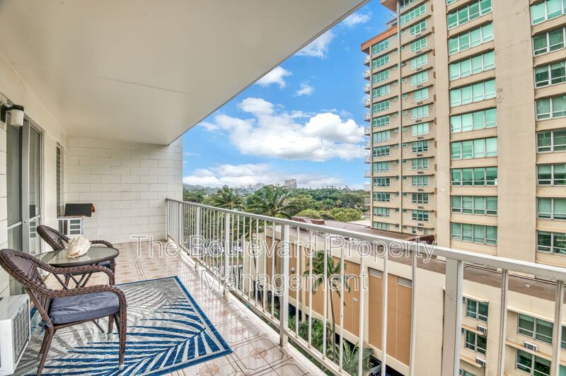 Honolulu House: 2575 Kuhio Ave