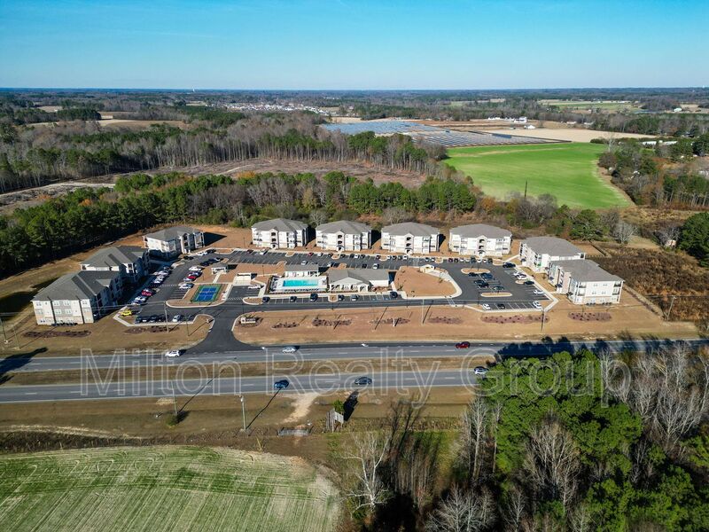 Lillington Condo: 120 Grove Circle