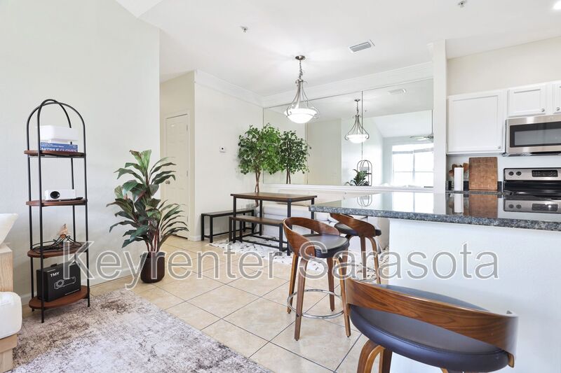 Bradenton House: 4802 51st St W