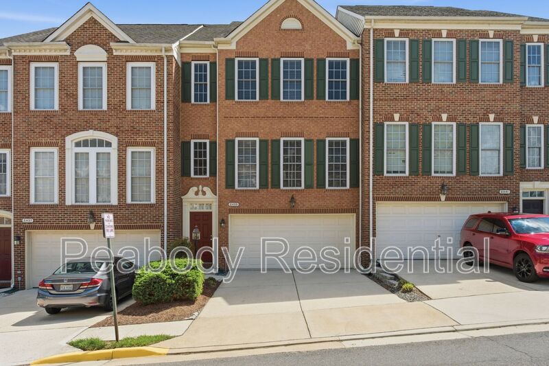 Lorton Townhome: 8439 Kirby Lionsdale Dr