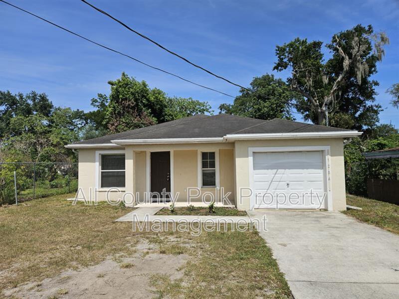 Winter Haven House: 1254 34th St. NW