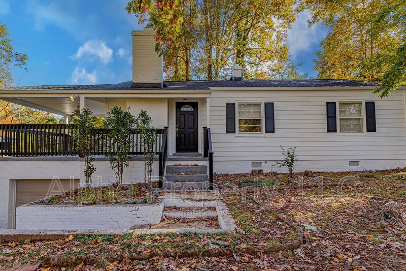 Greenville House: 12 Arcadia Circle