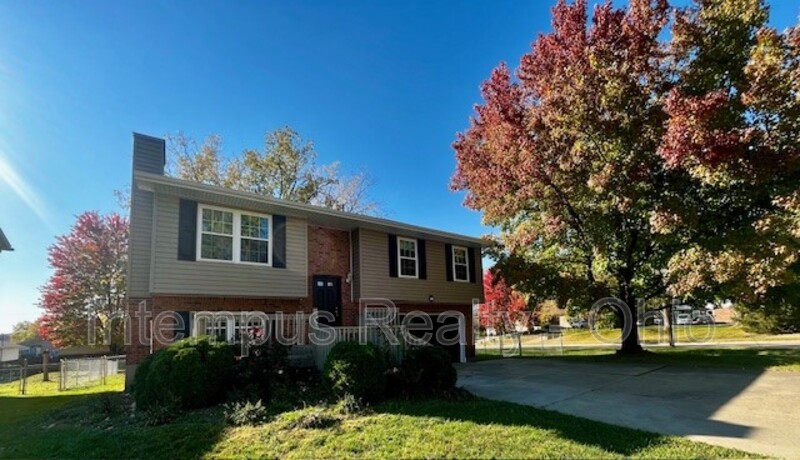 Middletown House: 2600 Saybrook Dr
