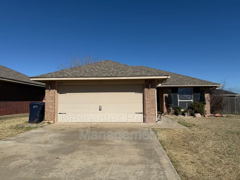 Oklahoma City House: 12509 Heritage Oaks Dr